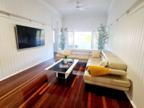 Entire 2 Attached Duplex Unit, 15ppl, Maryborough